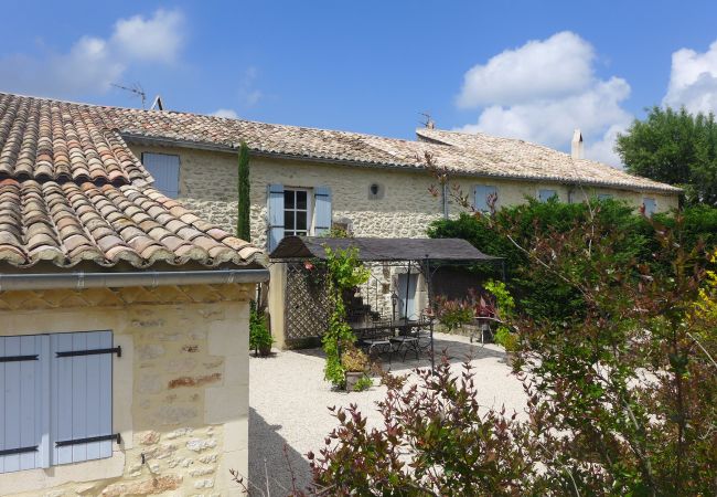 Landhaus in Clansayes - Le Lavandin, gelegenes Ferienhaus mit Pool in der Drôme Provençale