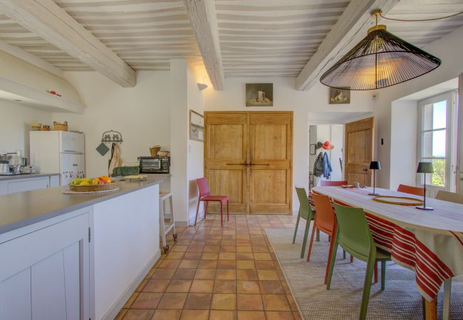 Ferienhaus in Saint-Restitut - Provenzalisches Bauernhaus aus Stein mit Panoramablick & Pool- Saint-Restitut Ferienhaus in Saint-Restitut - Provenzalisches Bauernhaus aus Stein mit Panoramablick & Pool- Saint-Restitut