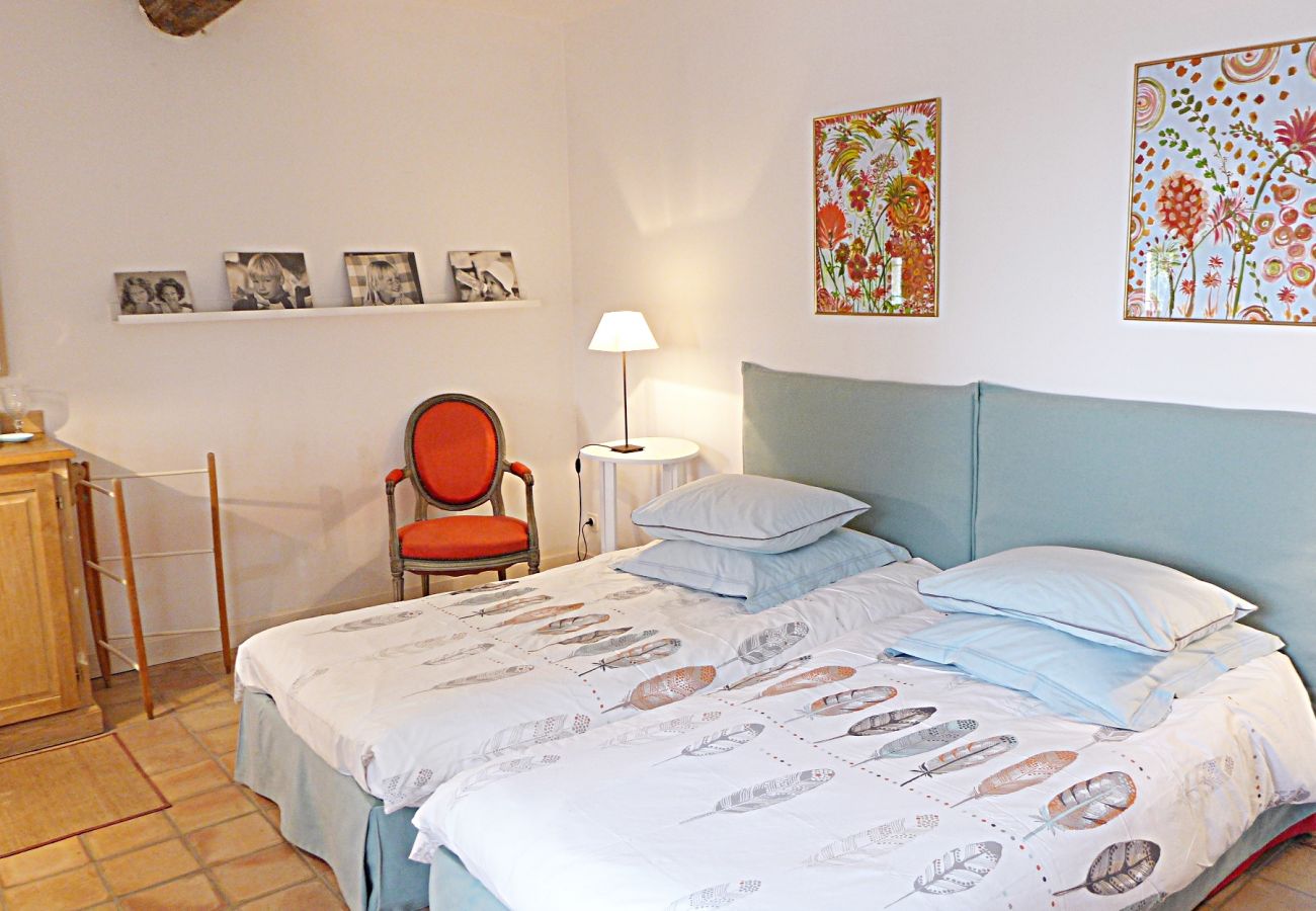 Ferienhaus in Saint-Restitut - Mas in der Drôme, Pool, Blick auf den Mont Ventoux