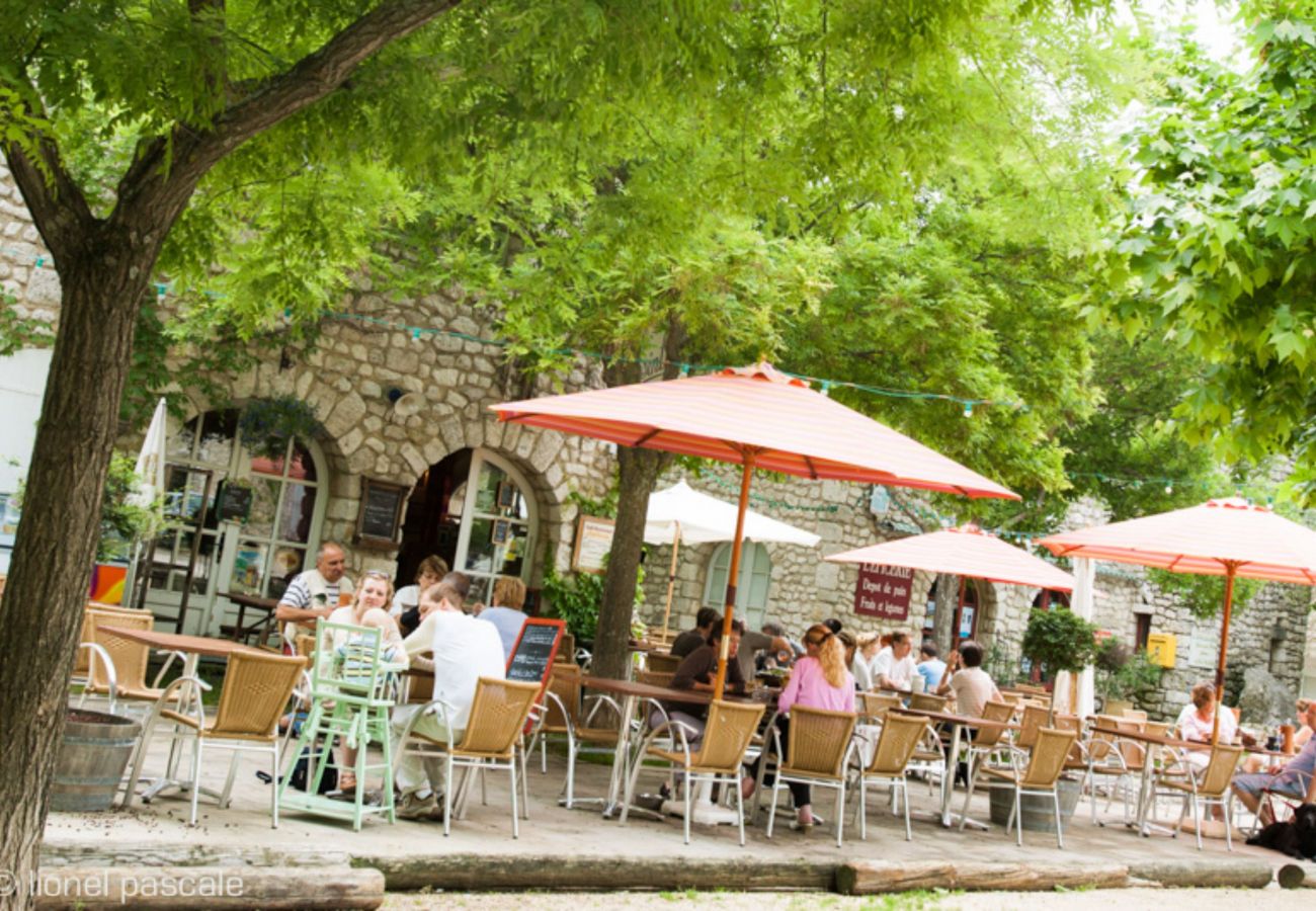 Ferienhaus in La Garde-Adhémar - Le Mas des Rochettes, privates Schwimmbad, ruhig gelegen, La Garde Adhémar