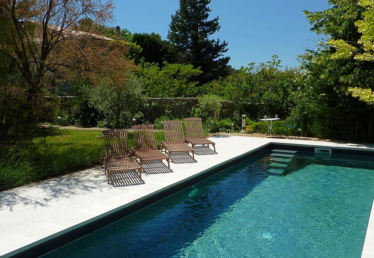 Ferienhaus in Rousset-les-Vignes - Maison du Lac mit privatem Pool, in der Drôme Provençale