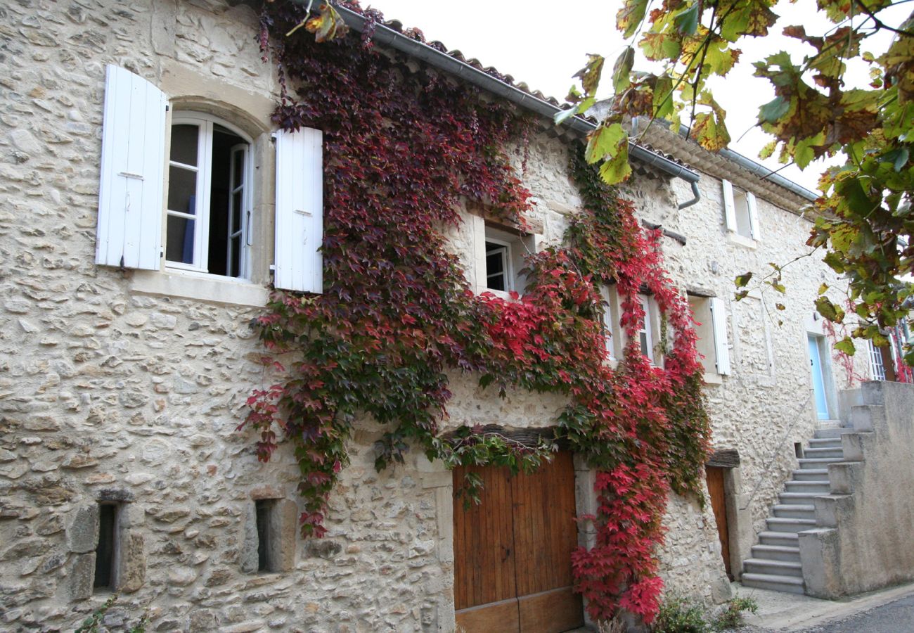 Ferienhaus in Rousset-les-Vignes - Maison du Lac mit privatem Pool, in der Drôme Provençale