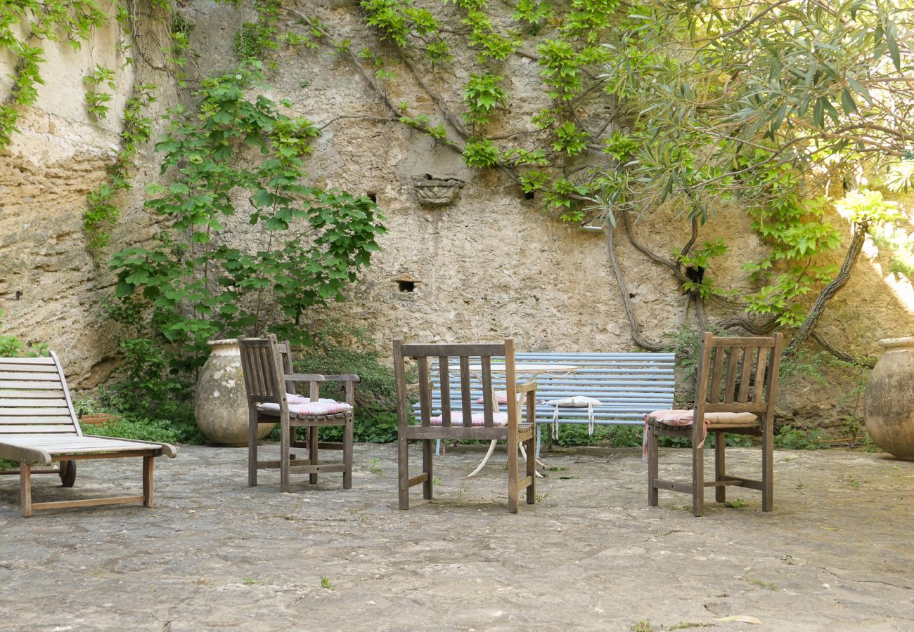 Ferienhaus in Rochegude - Dorfhaus, Authentizität, Charme mit privatem Pool