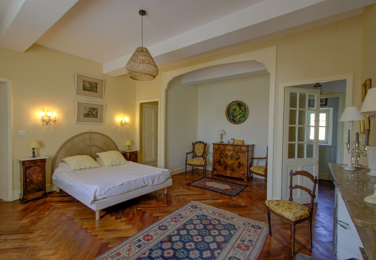 Ferienhaus in Rochegude - Dorfhaus, Authentizität, Charme mit privatem Pool