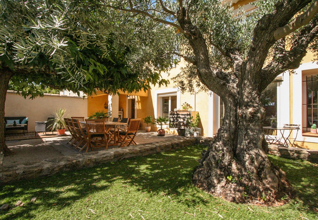 Ferienhaus in Suze-la-Rousse - La Maison de la Verdière, piscine privée