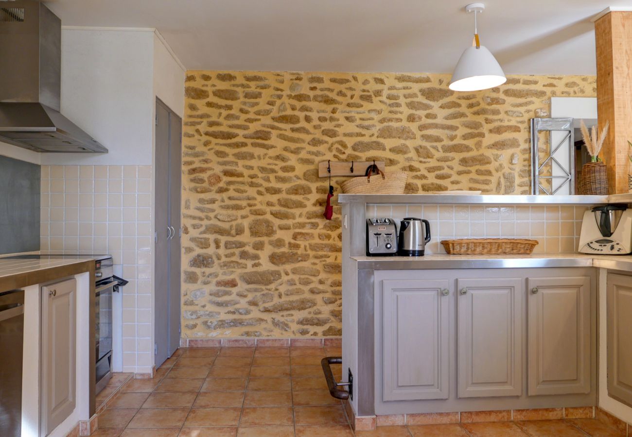 Ferienhaus in Suze-la-Rousse - La Maison de la Verdière, piscine privée