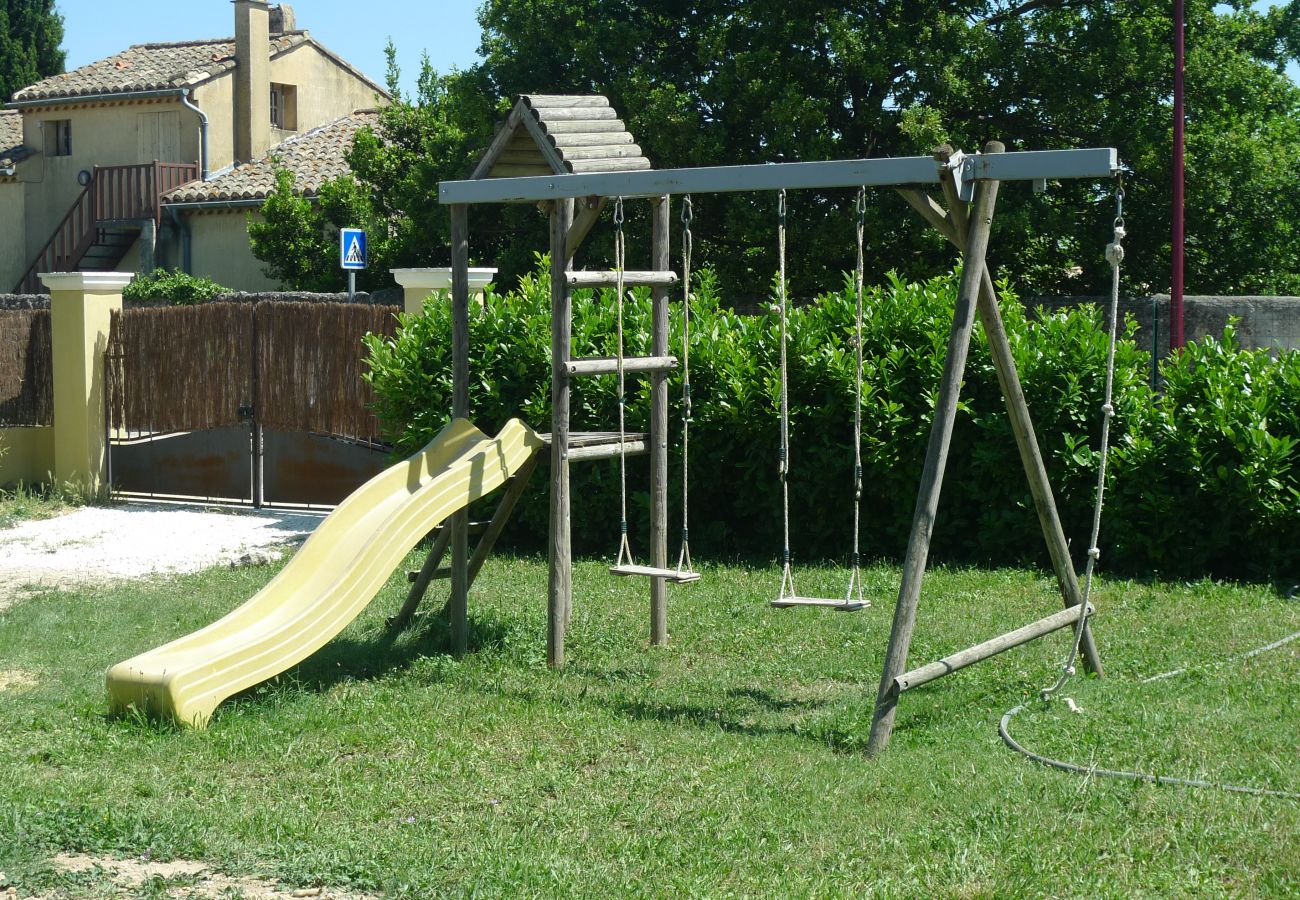 Ferienhaus in Bouchet - Dorf-Bauernhof, geschlossener Garten und privater Swimmingpool 