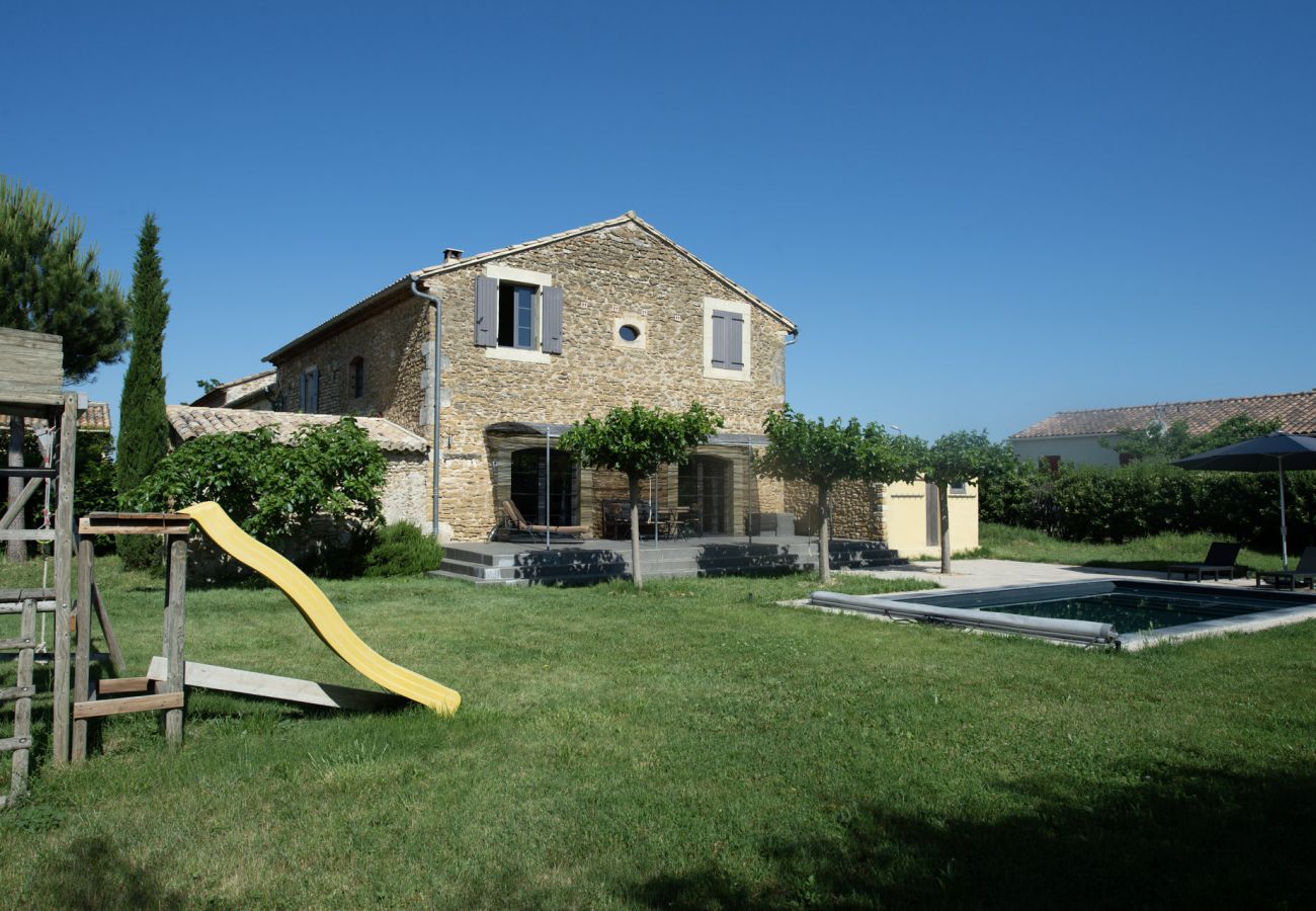 Ferienhaus in Bouchet - Dorf-Bauernhof, geschlossener Garten und privater Swimmingpool 