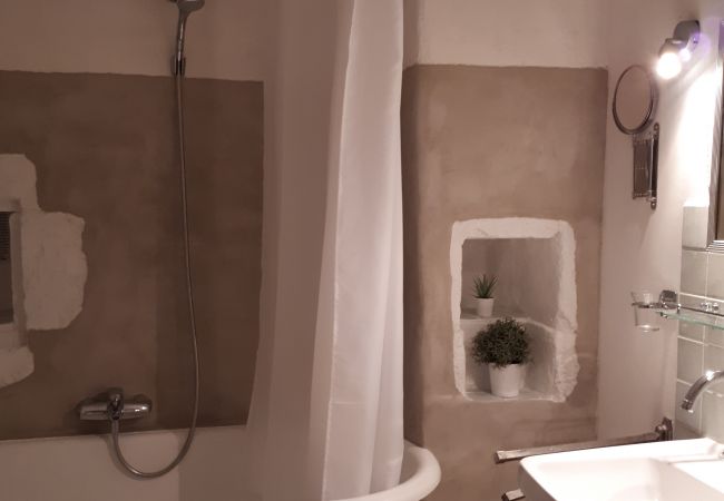Studio in Saint-Paul-Trois-Châteaux - Studio zur Miete in Saint-Paul-Trois-Châteaux – im Dorfzentrum, Drôme Provençale Studio in Saint-Paul-Trois-Châteaux - Studio zur Miete in Saint-Paul-Trois-Châteaux – im Dorfzentrum, Drôme Provençale