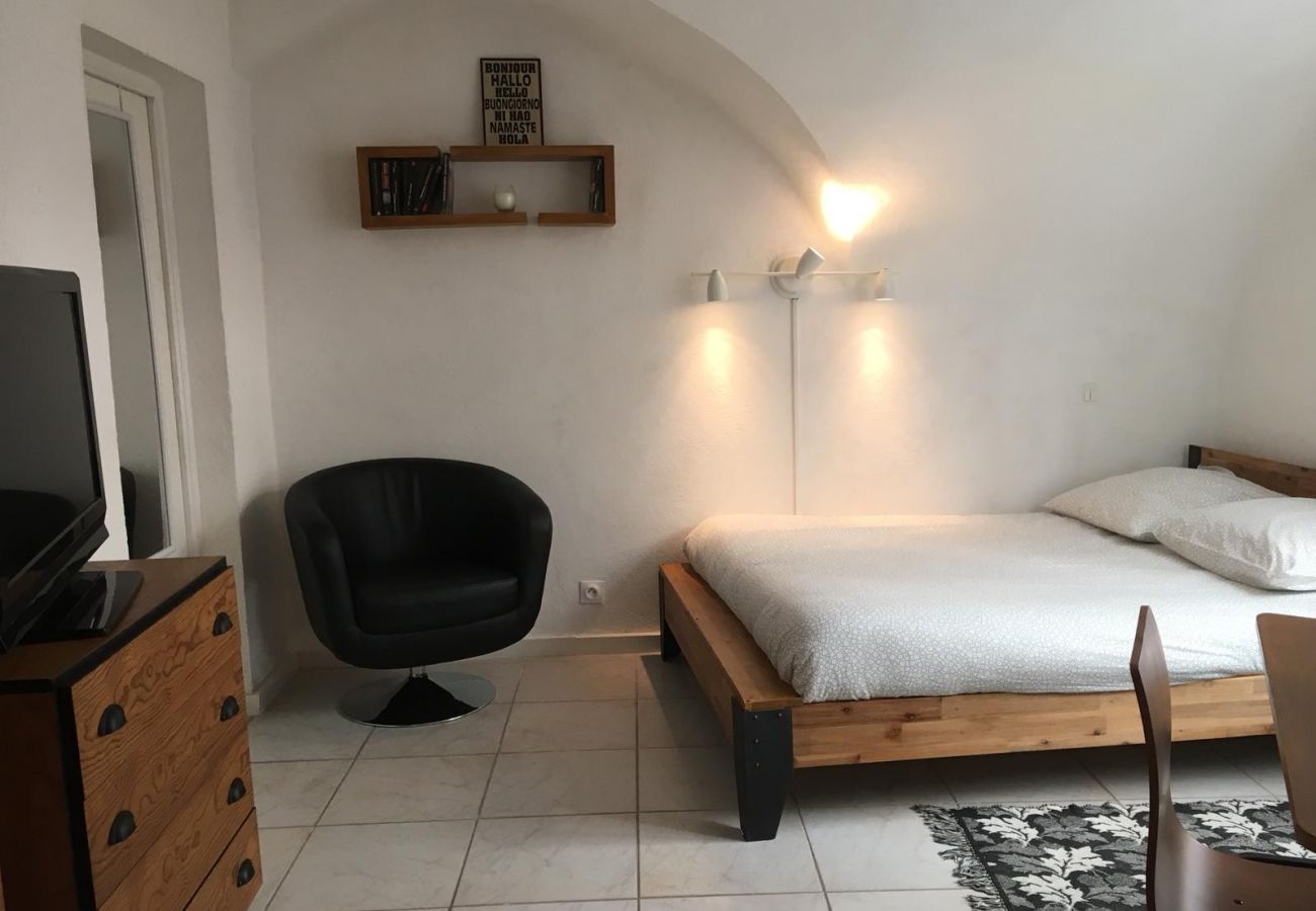 Studio in Saint-Paul-Trois-Châteaux - Studio zur Miete in Saint-Paul-Trois-Châteaux – im Dorfzentrum, Drôme Provençale