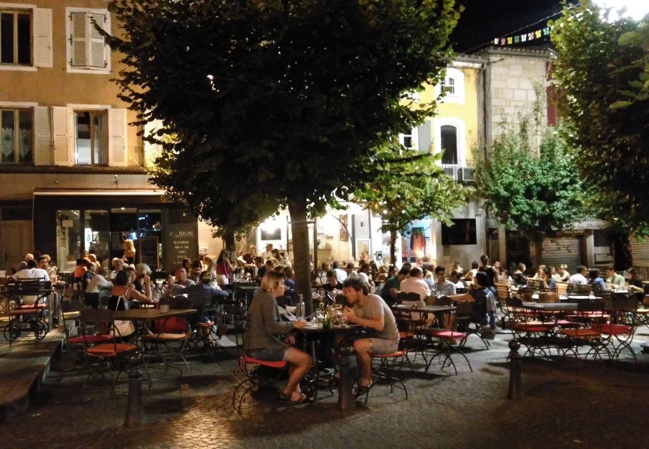 Studio in Saint-Paul-Trois-Châteaux - Studio zur Miete in Saint-Paul-Trois-Châteaux – im Dorfzentrum, Drôme Provençale