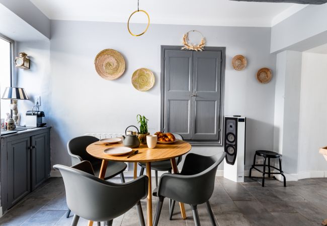 Ferienhaus in Grignan - Dorfhaus mit Terrasse zu Vermieten – Grignan, Drôme Provençale Ferienhaus in Grignan - Dorfhaus mit Terrasse zu Vermieten – Grignan, Drôme Provençale