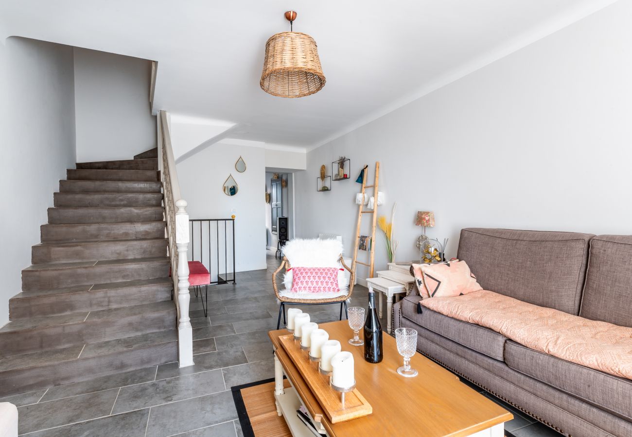 Ferienhaus in Grignan - La Maison Rose, im Herzen von Grignan, Private Terrasse 