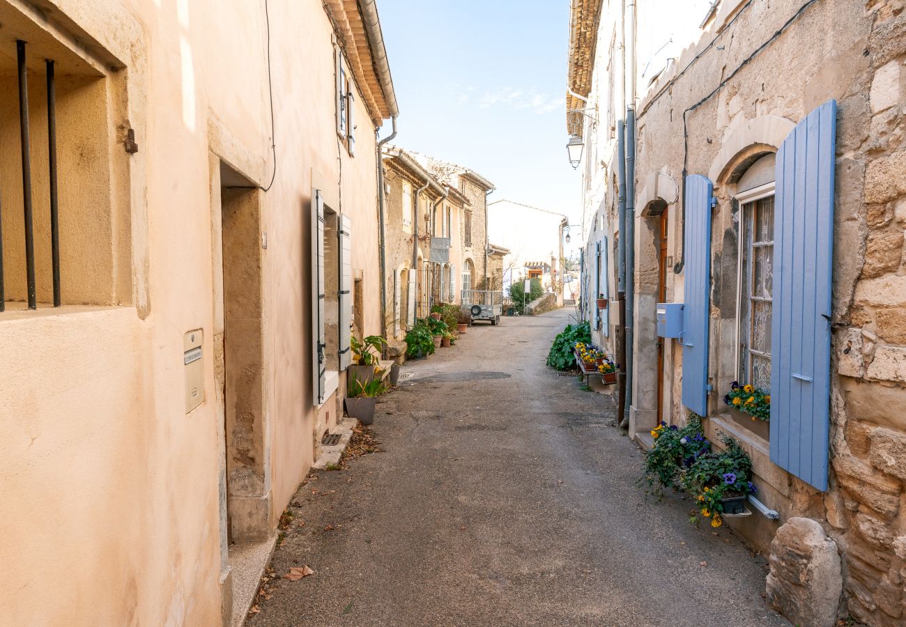 Ferienhaus in Grignan - La Maison Rose, im Herzen von Grignan, Private Terrasse 