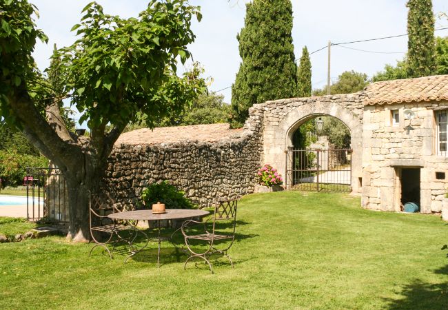 Ferienhaus in Saint-Restitut - Le Mas de Marie, in Drôme Provençale, eine 100% natürliche Klammer
