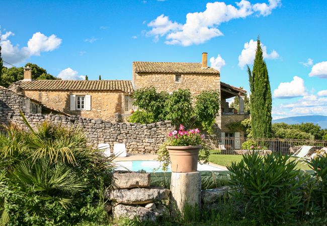 Ferienhaus in Saint-Restitut - Le Mas de Marie, in Drôme Provençale, eine 100% natürliche Klammer