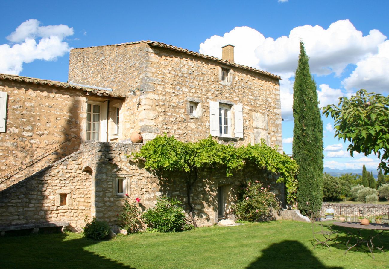 Ferienhaus in Saint-Restitut - Le Mas de Marie, in Drôme Provençale, eine 100% natürliche Klammer