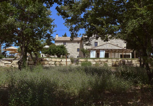 Ferienhaus in Grignan - Zu vermieten in Drôme Provençale, eine außergewöhnliche Immobilie