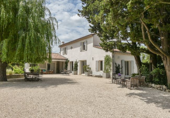 Villa in La Garde-Adhémar - Le Mas de la Toulissière, Schwimmbad und Garten in der Drôme Provençale