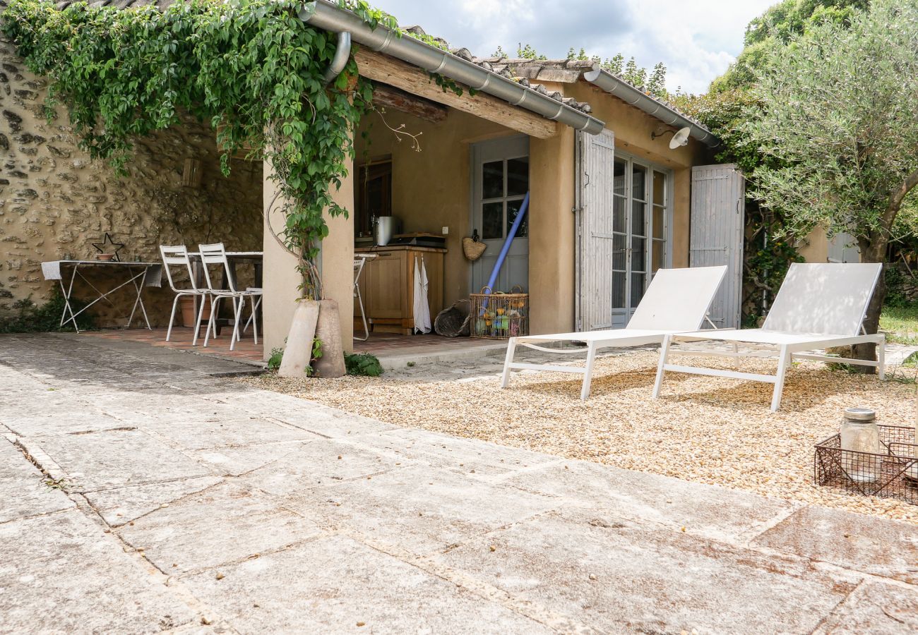 Ferienhaus in Rochegude - Dorfhaus, in Rochegude, mit privatem Schwimmbad, Petanque-Platz