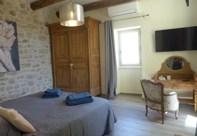 Ferienhaus in Saint-Restitut - Steinhaus im Dorf mit Becken, Saint-Restitut – Drôme Provençale Ferienhaus in Saint-Restitut - Steinhaus im Dorf mit Becken, Saint-Restitut – Drôme Provençale