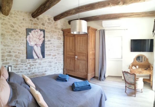 Ferienhaus in Saint-Restitut - Steinhaus im Dorf mit Becken, Saint-Restitut – Drôme Provençale Ferienhaus in Saint-Restitut - Steinhaus im Dorf mit Becken, Saint-Restitut – Drôme Provençale