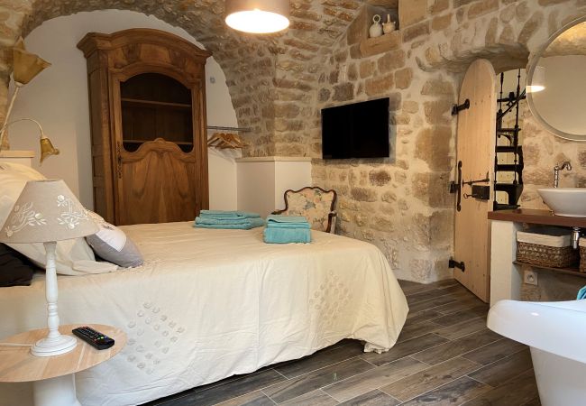 Ferienhaus in Saint-Restitut - Steinhaus im Dorf mit Becken, Saint-Restitut – Drôme Provençale Ferienhaus in Saint-Restitut - Steinhaus im Dorf mit Becken, Saint-Restitut – Drôme Provençale