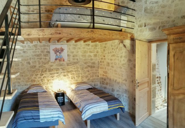 Ferienhaus in Saint-Restitut - Steinhaus im Dorf mit Becken, Saint-Restitut – Drôme Provençale Ferienhaus in Saint-Restitut - Steinhaus im Dorf mit Becken, Saint-Restitut – Drôme Provençale