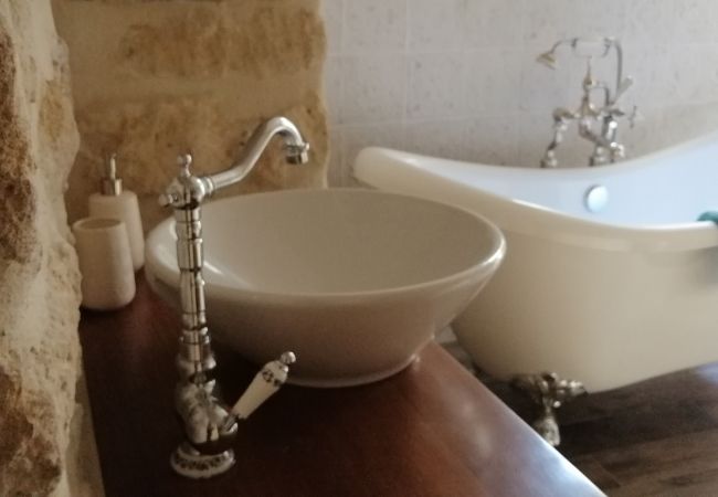 Ferienhaus in Saint-Restitut - Steinhaus im Dorf mit Becken, Saint-Restitut – Drôme Provençale Ferienhaus in Saint-Restitut - Steinhaus im Dorf mit Becken, Saint-Restitut – Drôme Provençale
