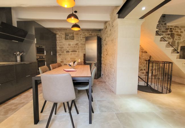 Ferienhaus in Saint-Restitut - Steinhaus im Dorf mit Becken, Saint-Restitut – Drôme Provençale Ferienhaus in Saint-Restitut - Steinhaus im Dorf mit Becken, Saint-Restitut – Drôme Provençale