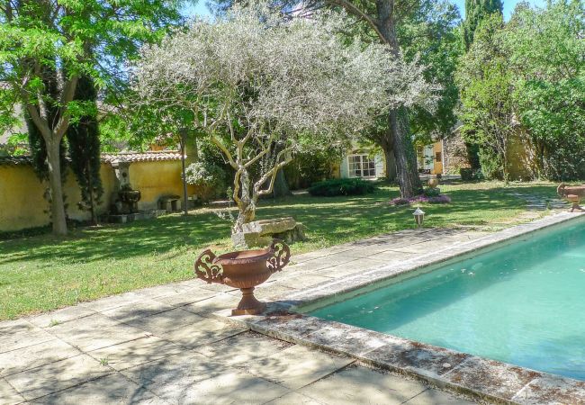  in Sainte-Cécile-les-Vignes - La Maison des Arcades, mit privatem Pool und Garten