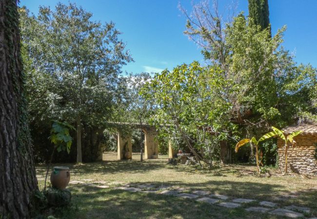 Ferienhaus in Sainte-Cécile-les-Vignes - Charmantes Dorfhaus mit Garten und privatem Pool in der Provence Ferienhaus in Sainte-Cécile-les-Vignes - Charmantes Dorfhaus mit Garten und privatem Pool in der Provence