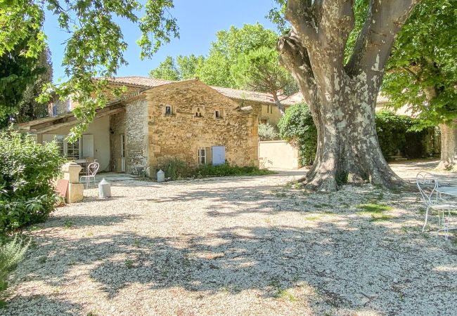 Landhaus in Valréas - La Chapelle, Ferienwohnung mit beheiztem Pool in der Provence