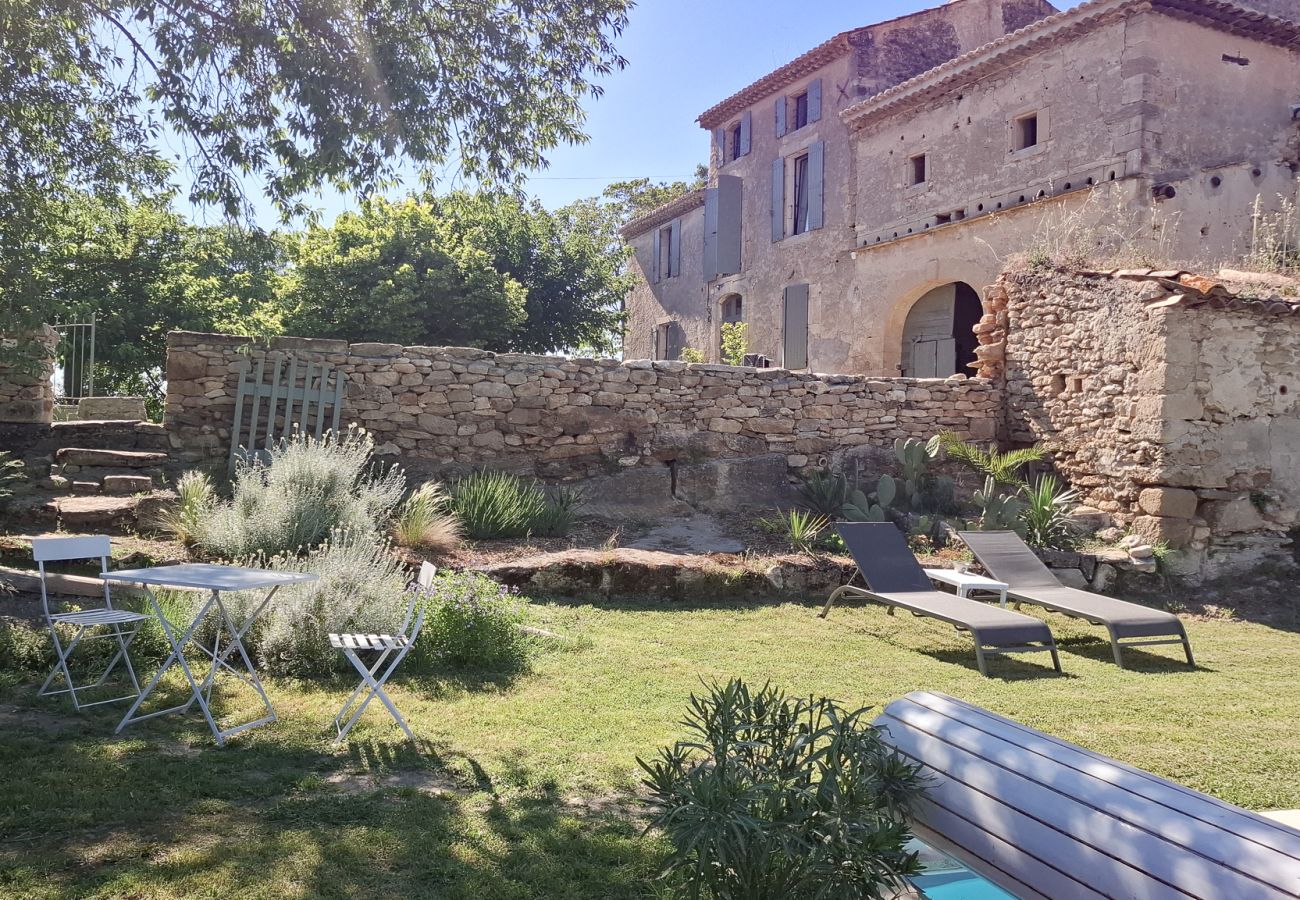 Ferienhaus in La Baume-de-Transit - Renovierter Steinbauernhof mit Pool & Garten - Drôme Provençale