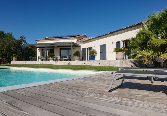 Villa in Saint-Restitut - La Villa Noélisa, beheizter Pool, Blick auf den Ventoux