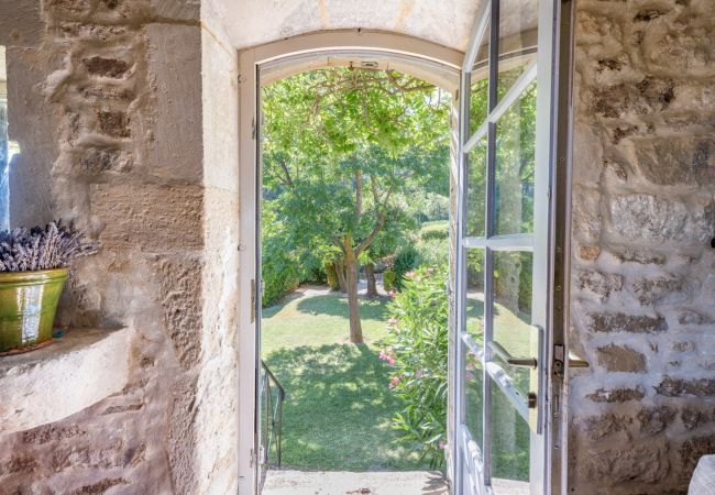 Ferienhaus in Saint-Restitut - les Marcellines, charakteristisches Anwesen mit beheiztem Pool und Blick Ferienhaus in Saint-Restitut - les Marcellines, charakteristisches Anwesen mit beheiztem Pool und Blick
