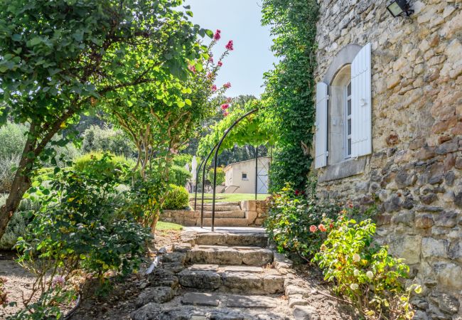 Ferienhaus in Saint-Restitut - les Marcellines, charakteristisches Anwesen mit beheiztem Pool und Blick Ferienhaus in Saint-Restitut - les Marcellines, charakteristisches Anwesen mit beheiztem Pool und Blick