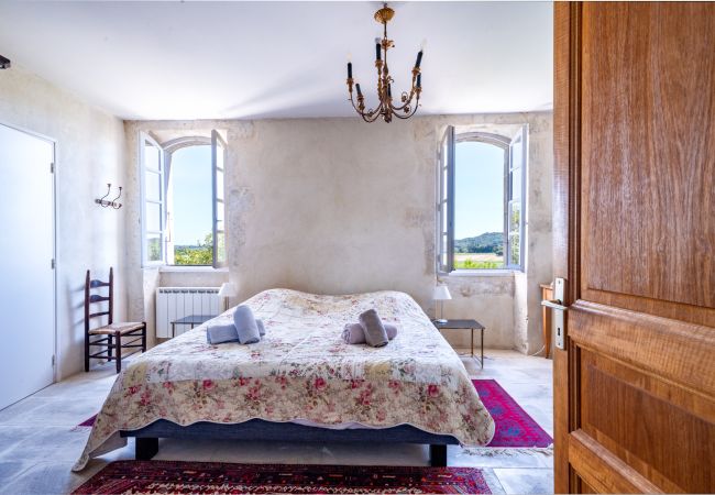Ferienhaus in Saint-Restitut - les Marcellines, charakteristisches Anwesen mit beheiztem Pool und Blick Ferienhaus in Saint-Restitut - les Marcellines, charakteristisches Anwesen mit beheiztem Pool und Blick