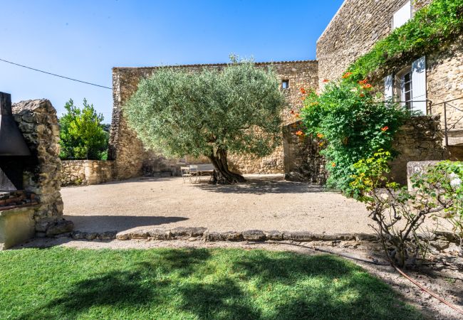 Ferienhaus in Saint-Restitut - les Marcellines, charakteristisches Anwesen mit beheiztem Pool und Blick Ferienhaus in Saint-Restitut - les Marcellines, charakteristisches Anwesen mit beheiztem Pool und Blick