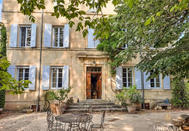  in Grignan - Le Roset, Anwesen mit Pool und Garten, Blick auf das Schloss von Grignan