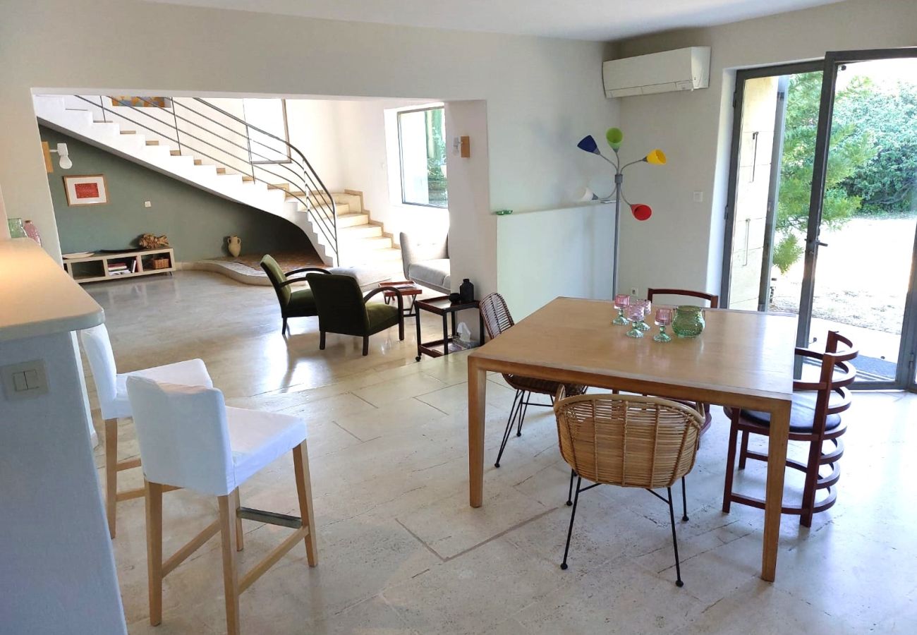 Ferienhaus in Grillon - Charaktervolles Haus mit Pool im Herzen der Provence – Grillon