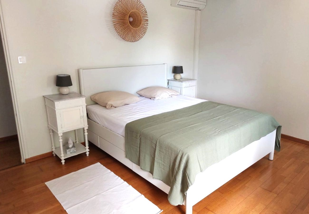 Ferienhaus in Grillon - Charaktervolles Haus mit Pool im Herzen der Provence – Grillon