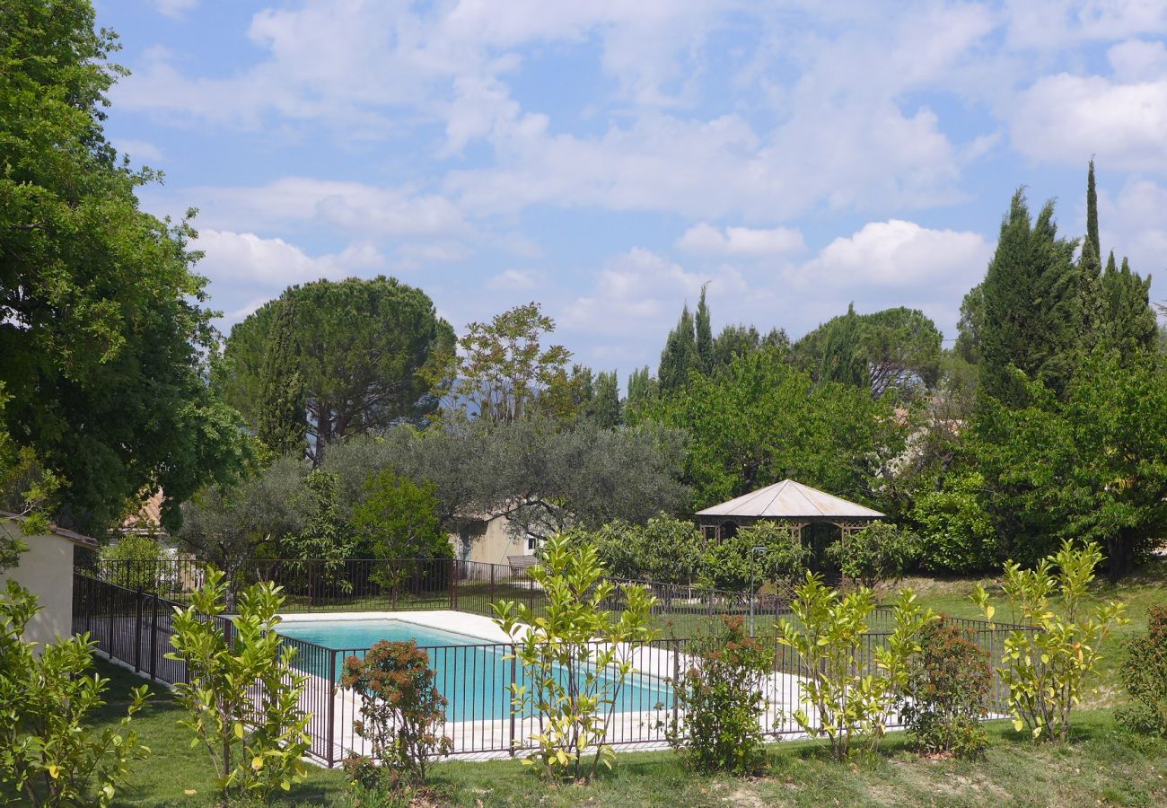 Huis in Mirabel-aux-Baronnies - Gîte Marius, gemeenschappelijk zwembad, Nyons