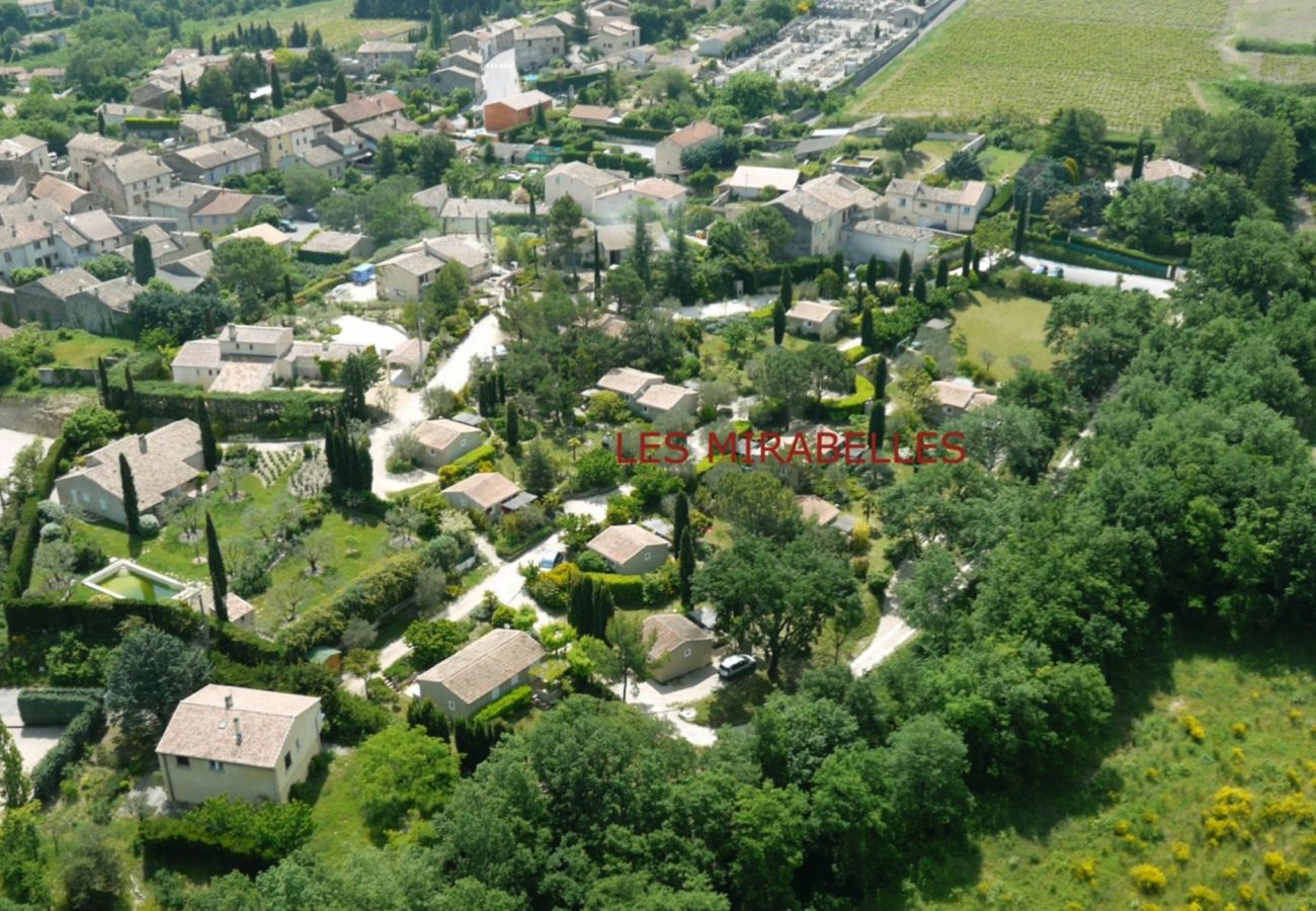 Huis in Mirabel-aux-Baronnies - Gîte Marius, gemeenschappelijk zwembad, Nyons