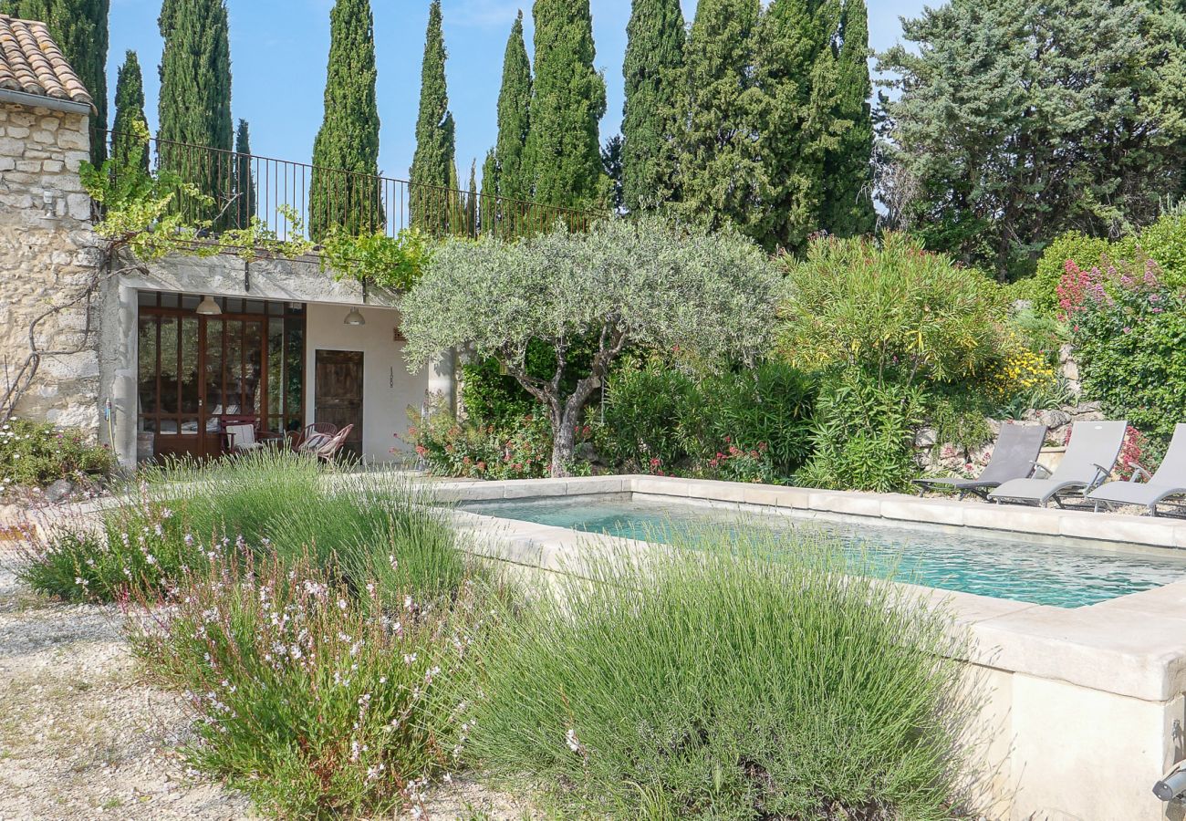 Huis in La Garde-Adhémar - Le Mas des Rochettes, privé zwembad, rustig, La Garde Adhémar