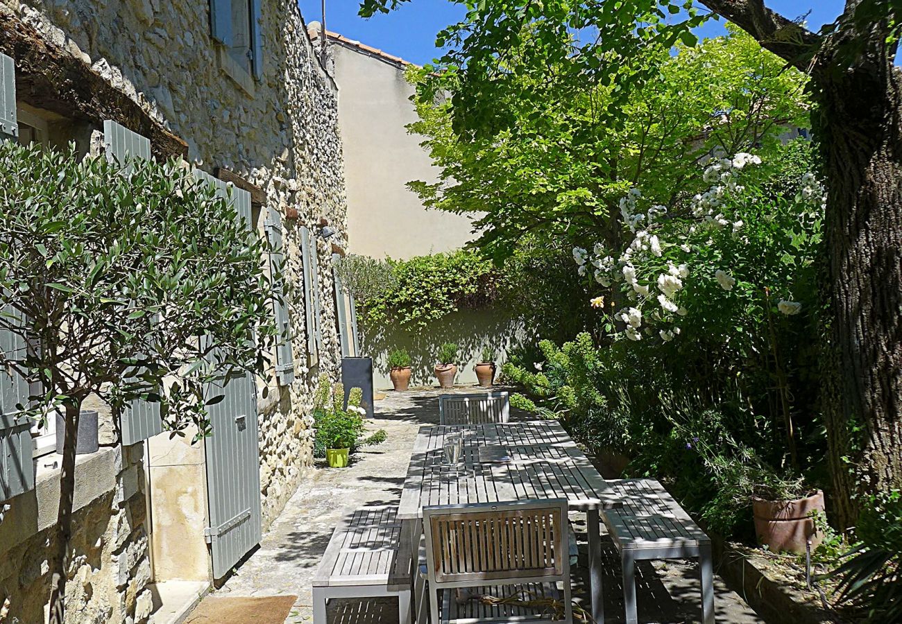 Huis in Rousset-les-Vignes - Meerhuis met privé zwembad, in Drôme Provençale