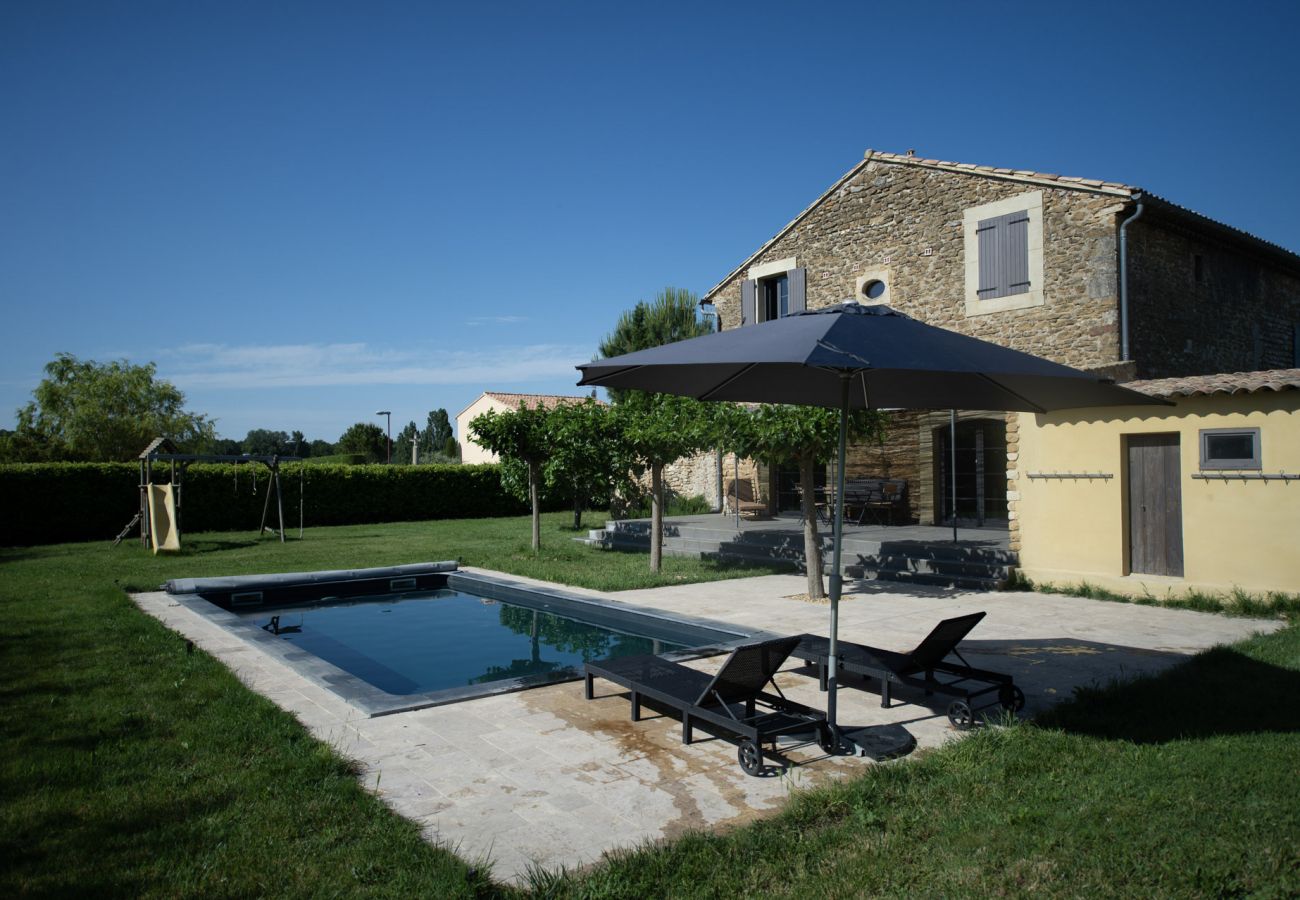 Huis in Bouchet - Dorpsboerderij, omheinde tuin en privé zwembad 