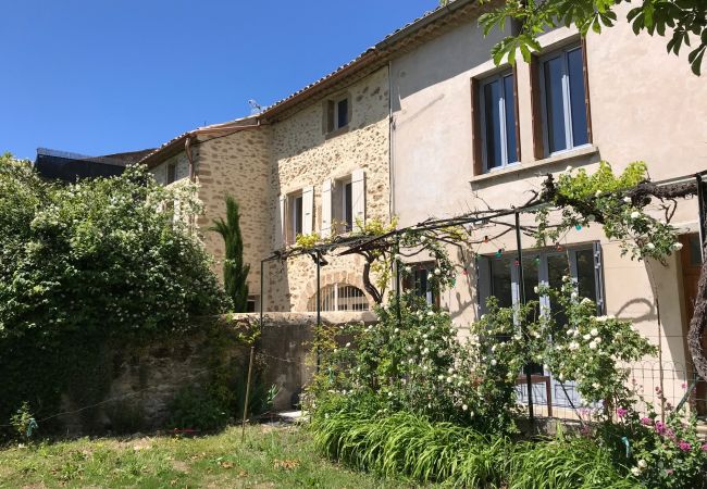 Huis in Rochegude - Le Clos de l'apparent, charmant huis met zwembad in Drôme