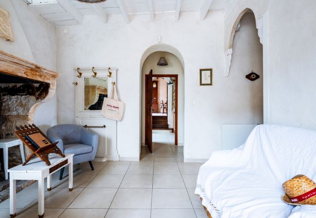 Huis in La Garde-Adhémar - Huis in geklasseerd dorp met tuin en jacuzzi Huis in La Garde-Adhémar - Huis in geklasseerd dorp met tuin en jacuzzi