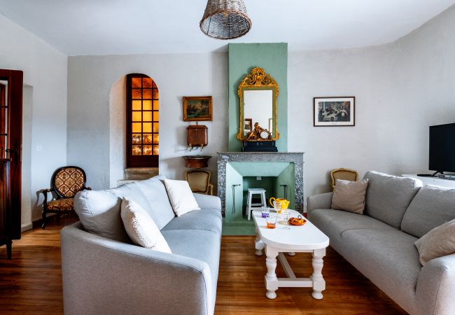 Huis in La Garde-Adhémar - Huis in geklasseerd dorp met tuin en jacuzzi Huis in La Garde-Adhémar - Huis in geklasseerd dorp met tuin en jacuzzi